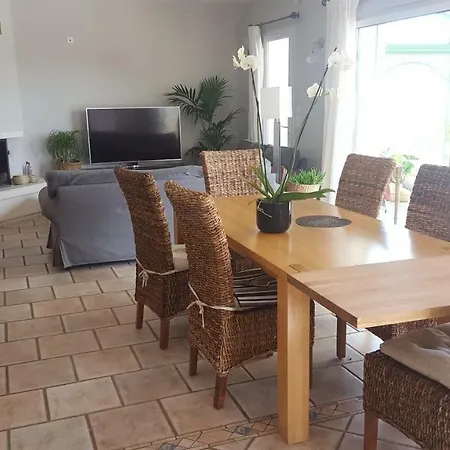 La Maison Dans L'olivette 게스트하우스 *